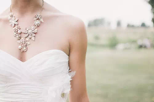 wedding photoshoot with jewelry